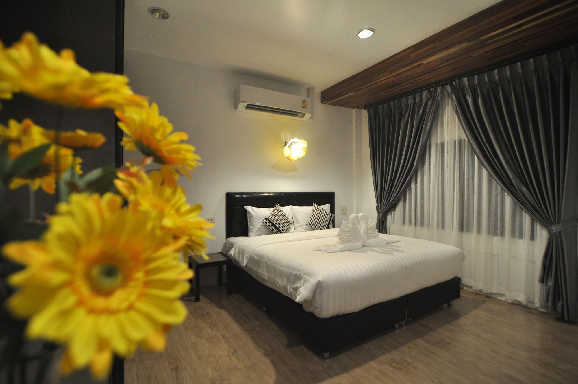 The Warehouse Chiang Mai Hotel Екстериор снимка