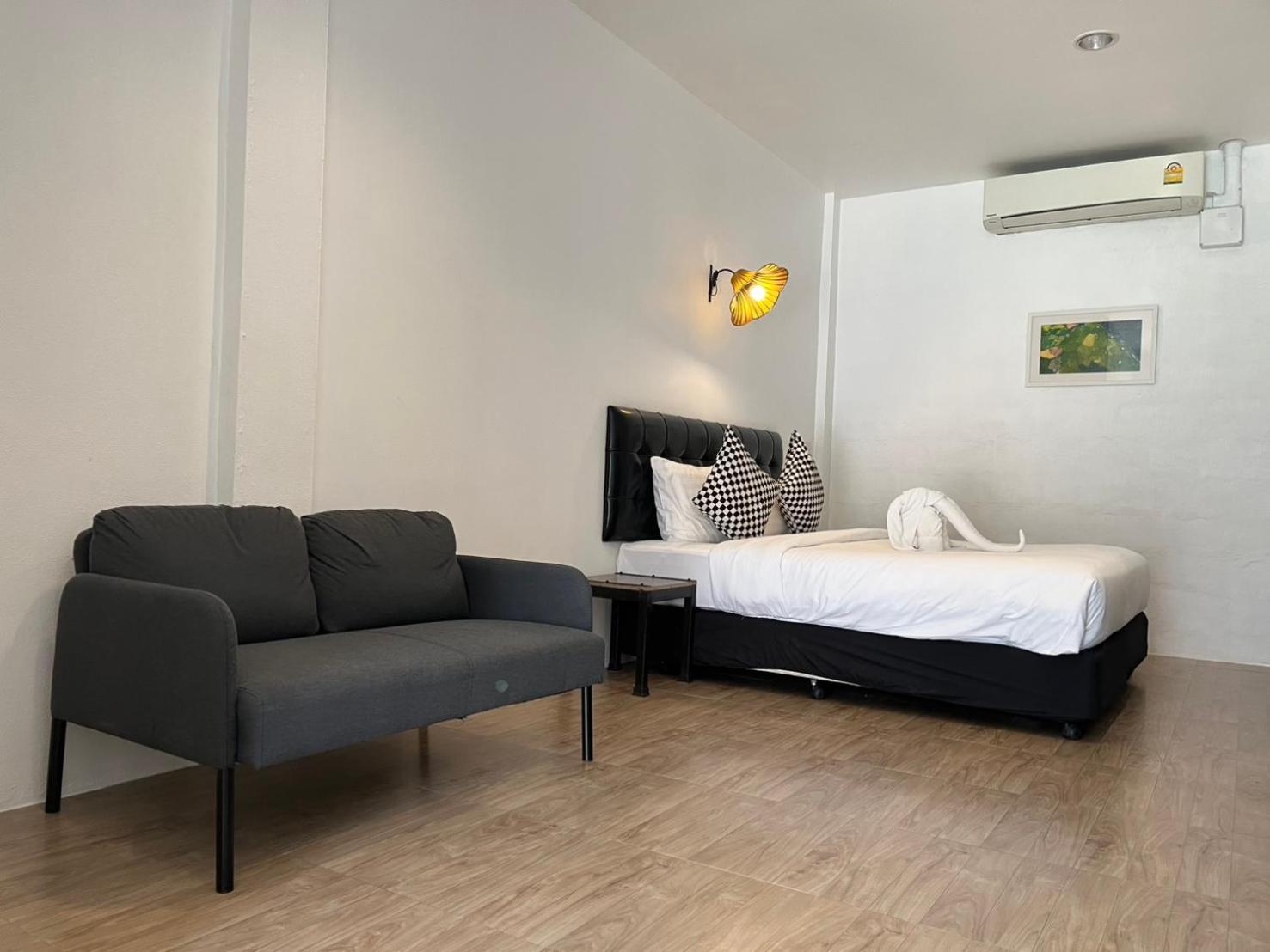 The Warehouse Chiang Mai Hotel Екстериор снимка